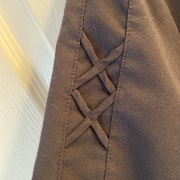 Grey’s Anatomy Scrub Top - Picture 4 of 5